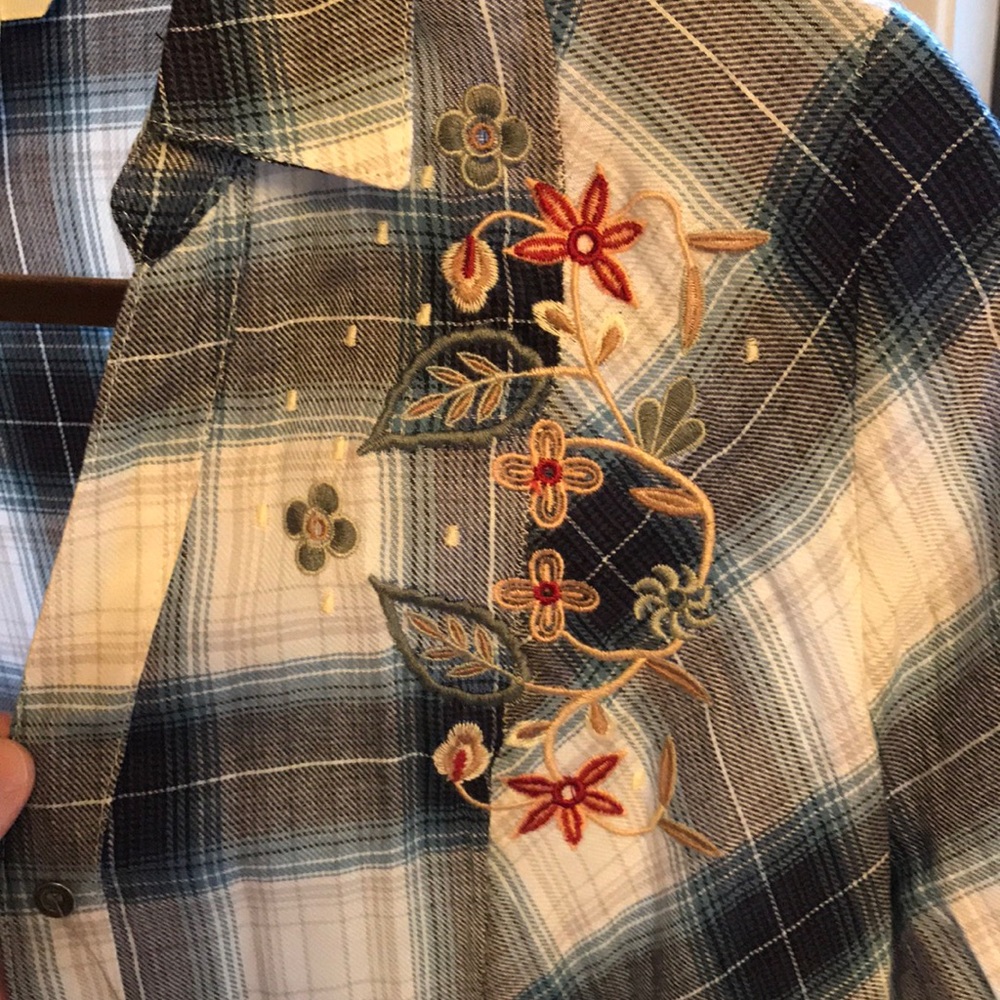 Plaid Embroidered Button Up Shirt/Dress/Jacket π - Picture 5 of 8